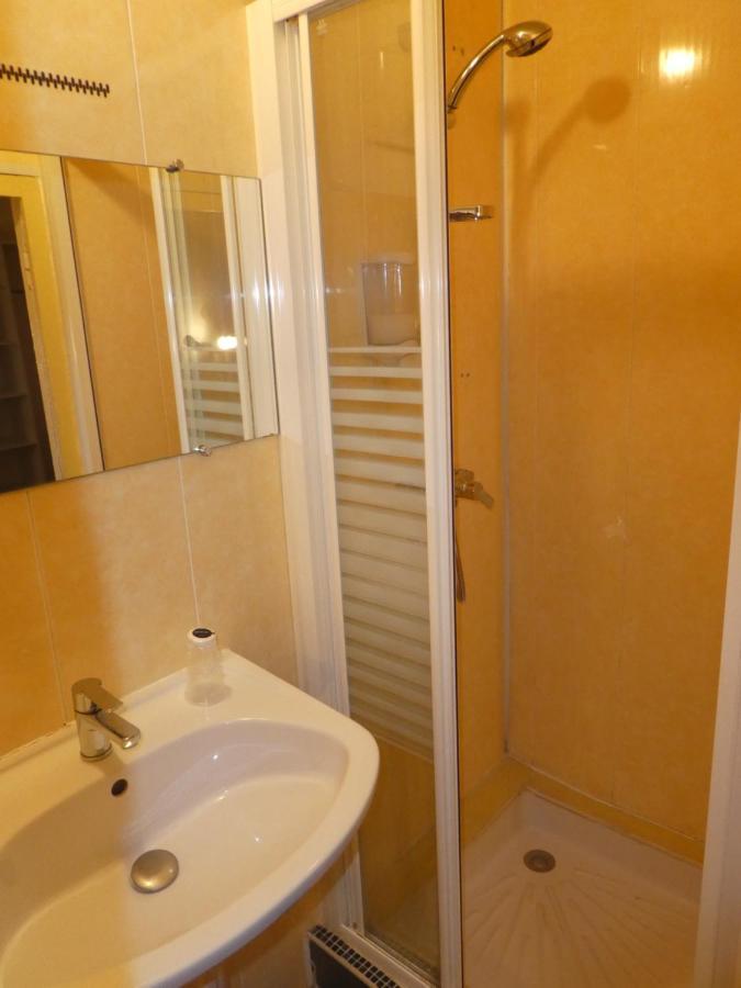 Etanit ! Beziers Plein Centre - 1Mn Du Bus, De La Gare Du Train Et Liaison Aeroport -Chambres Climatisees -Spacieuses Amenagees Pour Singles, Couple, Et Ou Familles -Parking A Velos -Consigne Buitenkant foto